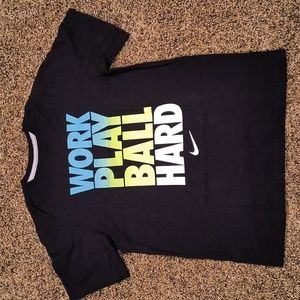 Nike boys short sleeve tee shirt